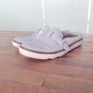 Merrell Around Town Slip-on Size 8 in EUC!